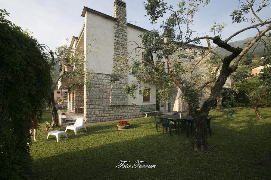 הוילה סלה מראזינו Casa Vacanze Gli Ulivi Del Lago מראה חיצוני תמונה